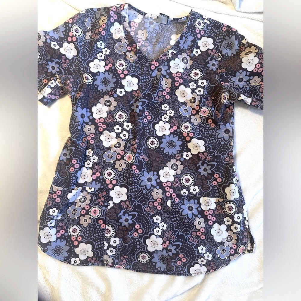 Sm scrub top